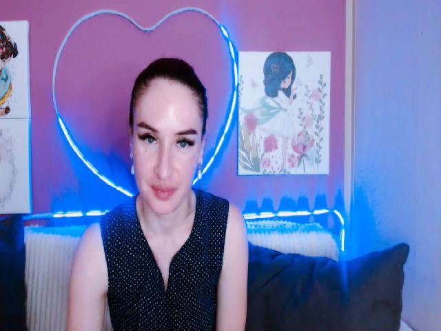 Live sex webcam photo for Lilly_Shine #252821646