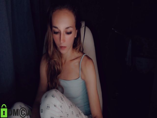 Live sex webcam photo for EmilyyyClark #263360593