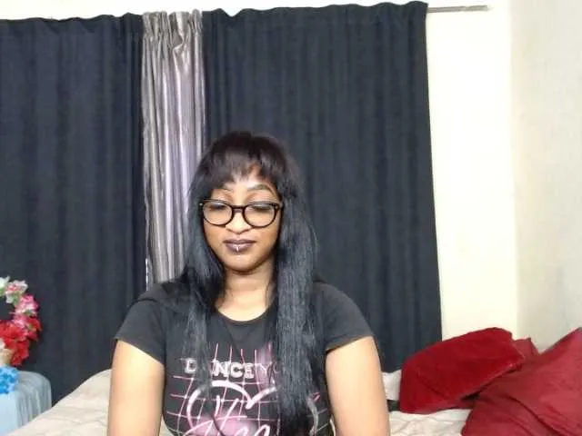 Live sex webcam photo for Miafoxx #250603988