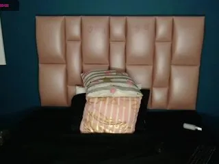 Live sex webcam photo for MadisonSmiith #287970944