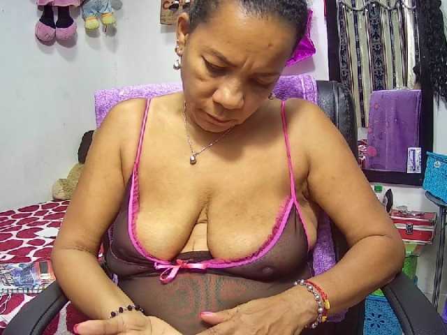 Live sex webcam photo for sarah-hot #252049036