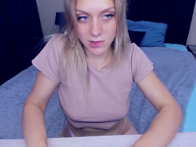 Live sex webcam photo for MeganKind #252404958