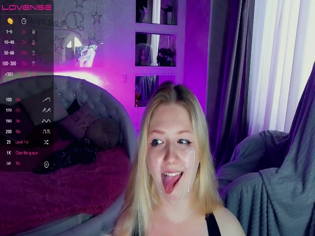 Live sex webcam photo for TinkerrBelll #255817671