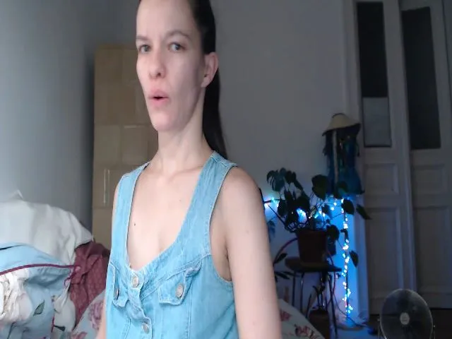 Live sex webcam photo for PetitePinkie #252927800