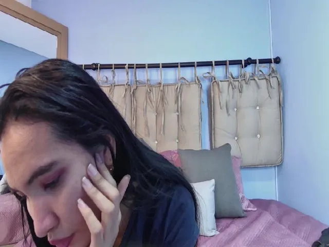 Live sex webcam photo for Alanna_Brown #258208402