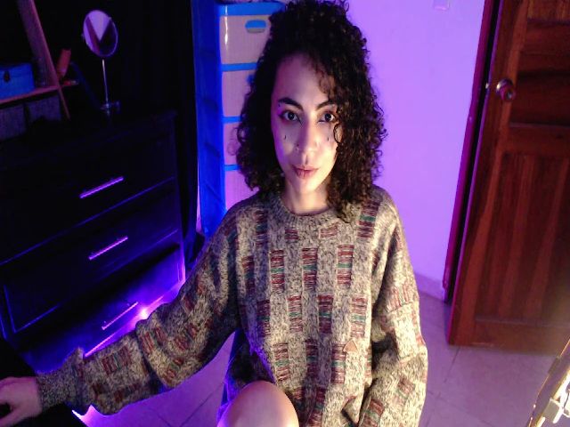 Live sex webcam photo for Aliiciapalmer #258494379