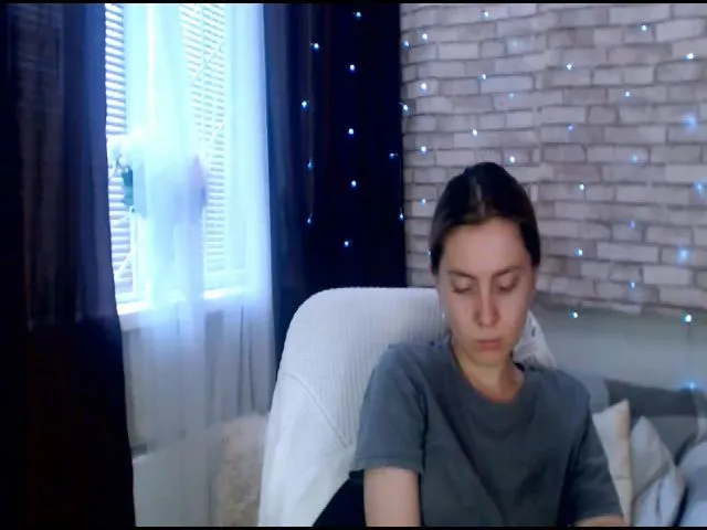 Live sex webcam photo for CumMeaRiver #253650061