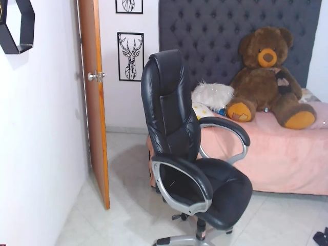 Live sex webcam photo for Celeste_ebony #256031125