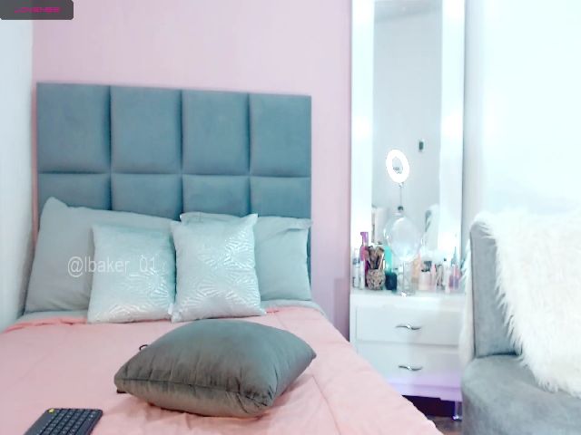 Live sex webcam photo for LisaBaker1 #262756857