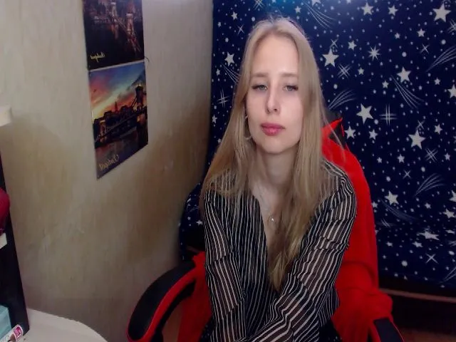 Live sex webcam photo for JessyGinger #258121248