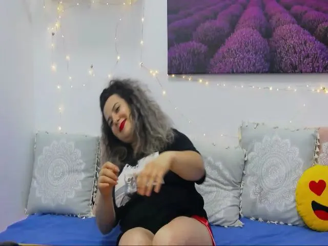 Live sex webcam photo for CurlyVibe #254678216