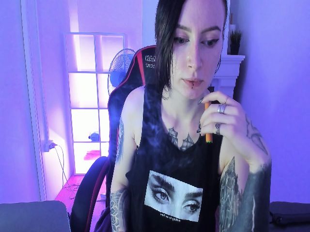 Live sex webcam photo for HelenCarter #254979891