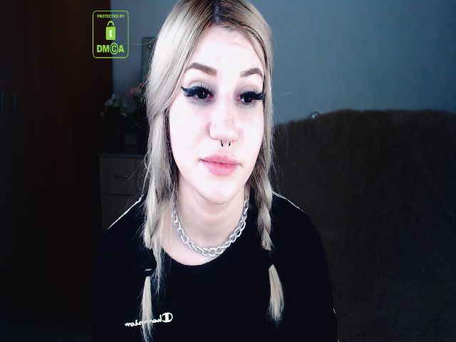 Live sex webcam photo for Alison_Moonli #252350309