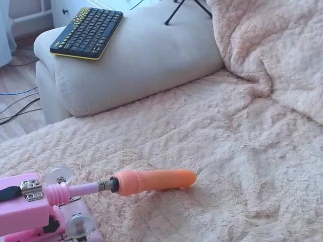 Live sex webcam photo for Sunny-Rose #241423966