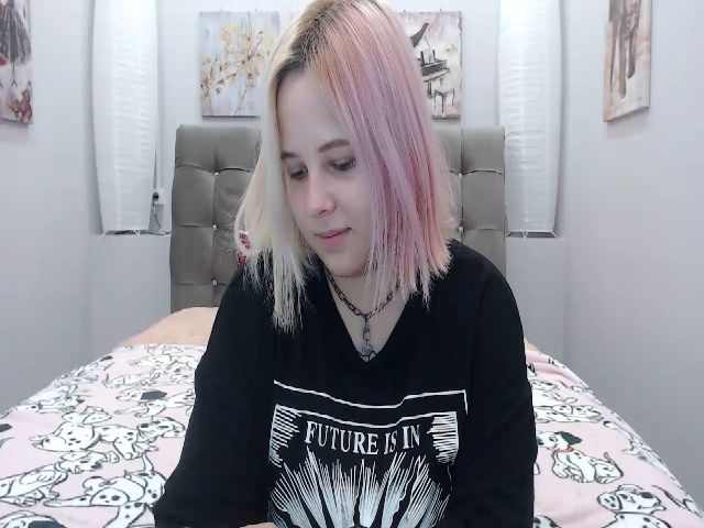 Live sex webcam photo for Helokit #255537747