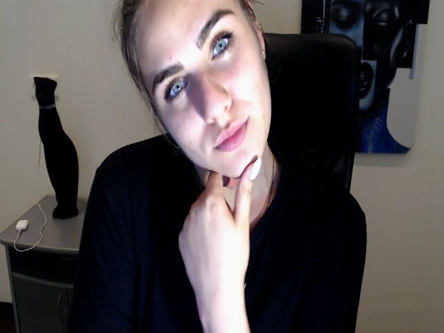 Live sex webcam photo for MollyKiss_ #263226982