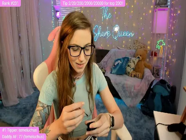 Live sex webcam photo for TheSharkQueen #253618784
