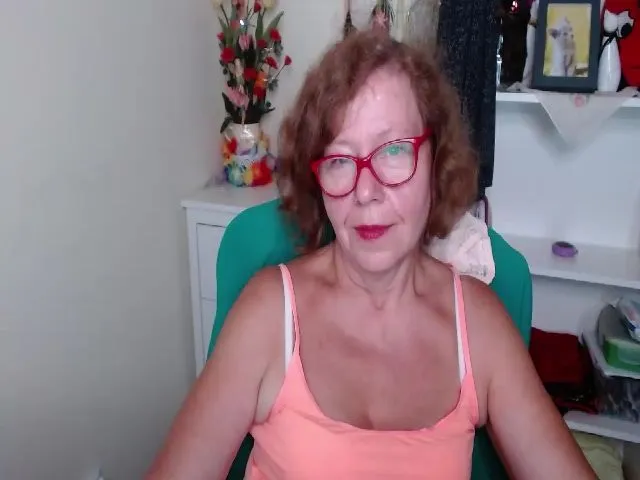 Live sex webcam photo for Adele_69 #263044884