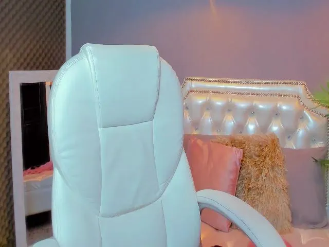 Live sex webcam photo for Emyconner #252421315