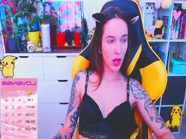 Live sex webcam photo for JinjerMoon #260556376