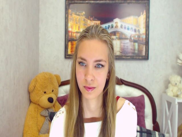 Live sex webcam photo for RossandaShy #256716173