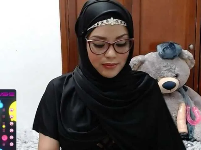 Live sex webcam photo for AmiraAwada #241146142