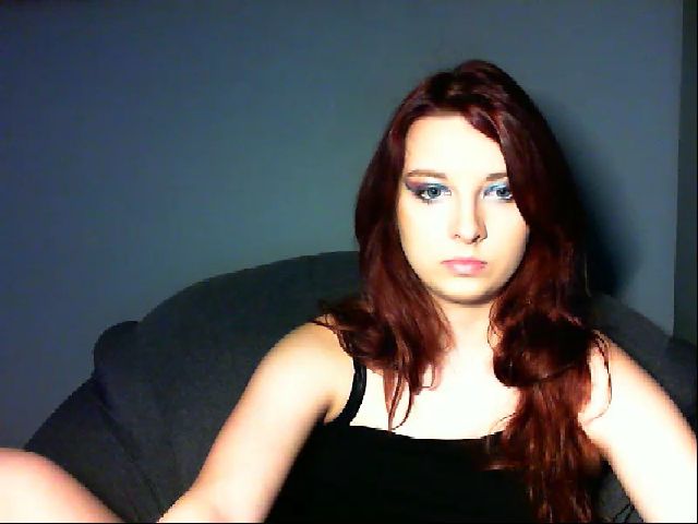 Live sex webcam photo for VirginLuna18 #254223058