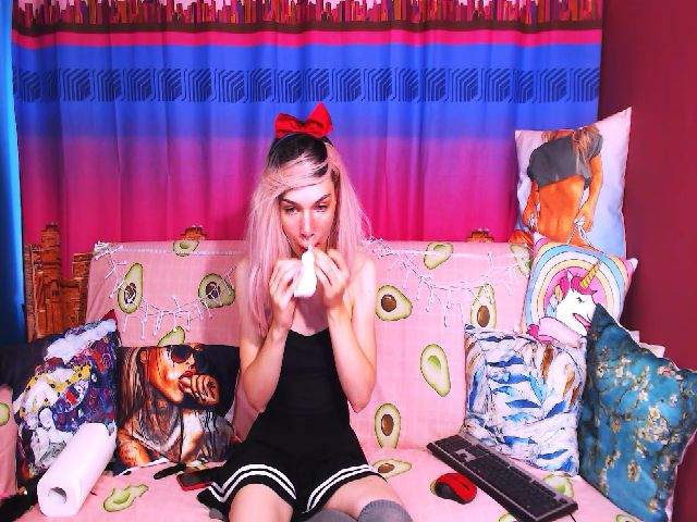 Live sex webcam photo for Lolly_Goddess #258145026