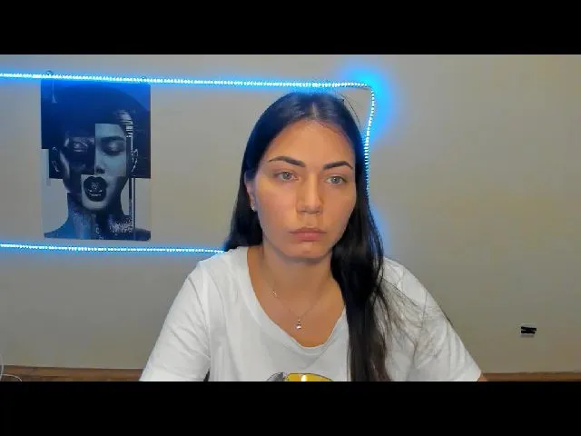 Live sex webcam photo for JasmineGreyz #261818424