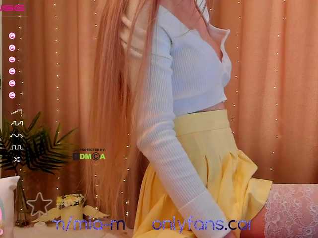 Live sex webcam photo for MiaTonyy #241312256