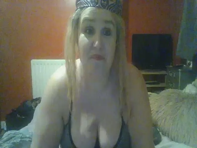 Live sex webcam photo for YUMMYMUMMY39 #264614498