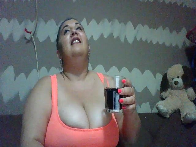 Live sex webcam photo for BigBreastsMia #256040123