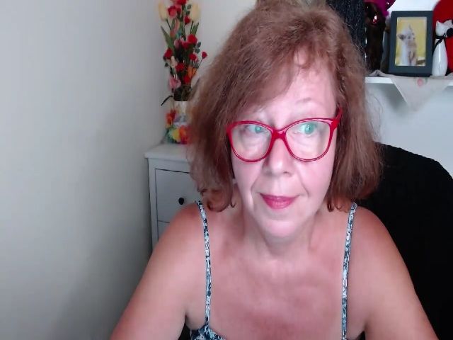 Live sex webcam photo for Adele_69 #258664419