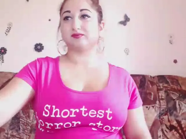 Live sex webcam photo for KinkyMyax #254068664