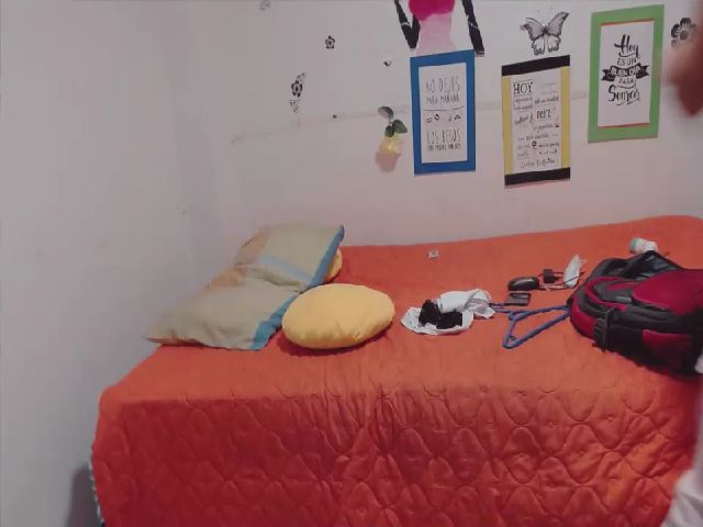 Live sex webcam photo for Emira2 #264983800