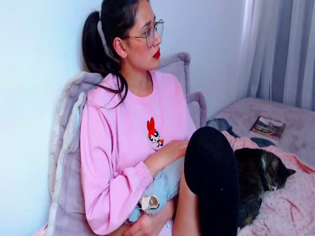 Live sex webcam photo for Kloe_black #257634439