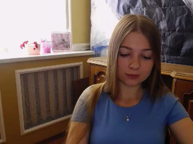 Live sex webcam photo for EmiStern #261232824