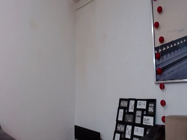 Live sex webcam photo for ElenaTroyy #256423810