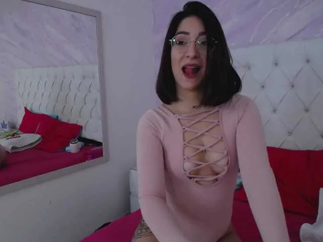 Live sex webcam photo for Karinapuerta #241420625