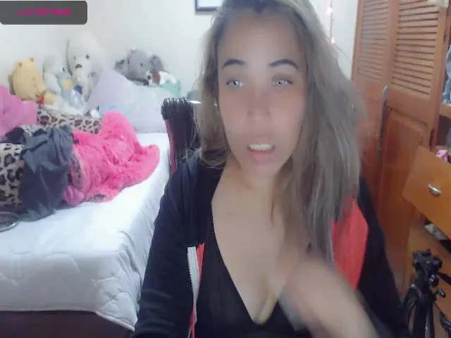 Live sex webcam photo for Meganhill_ #257238735