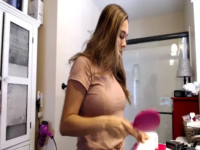 Live sex webcam photo for Cinnabuns #260976303