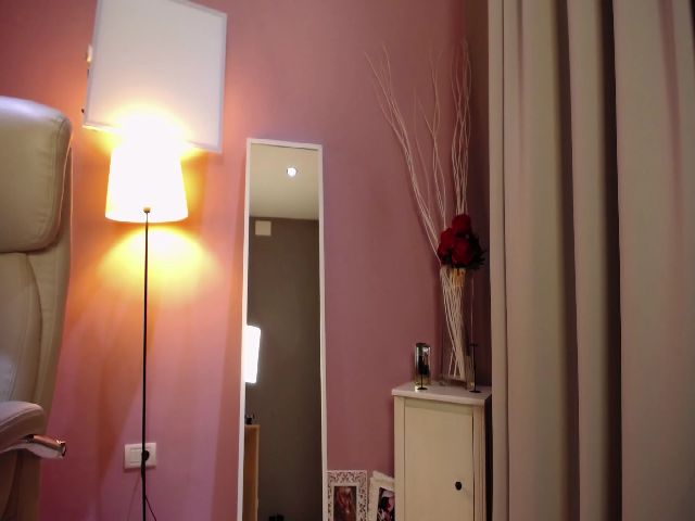 Live sex webcam photo for RaniaVibes #252603779