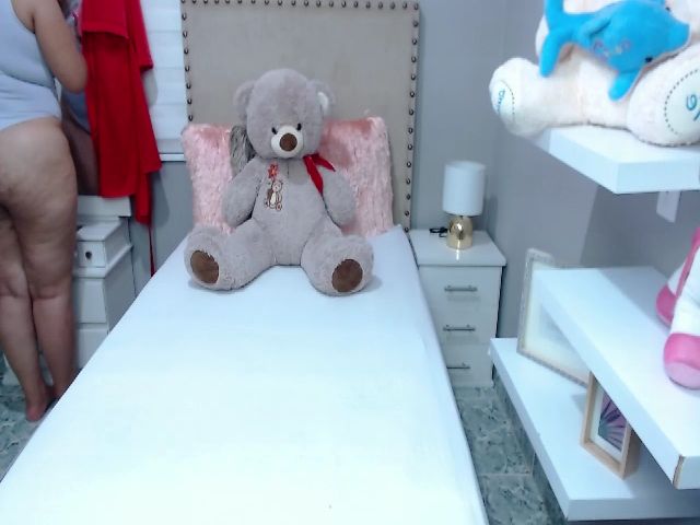 Live sex webcam photo for Emacollins #259730623