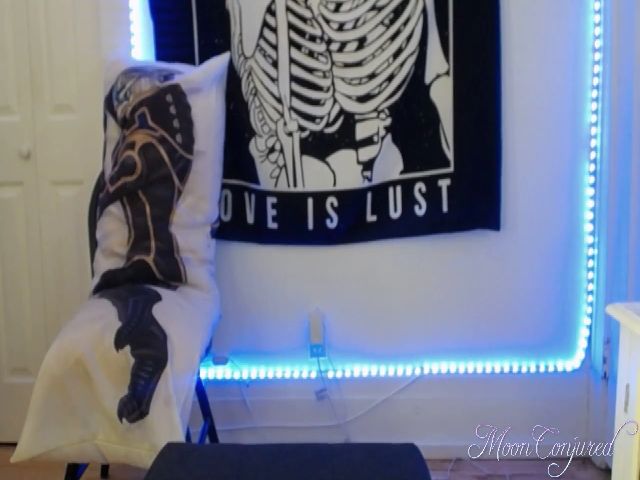 Live sex webcam photo for MoonConjured #254241432