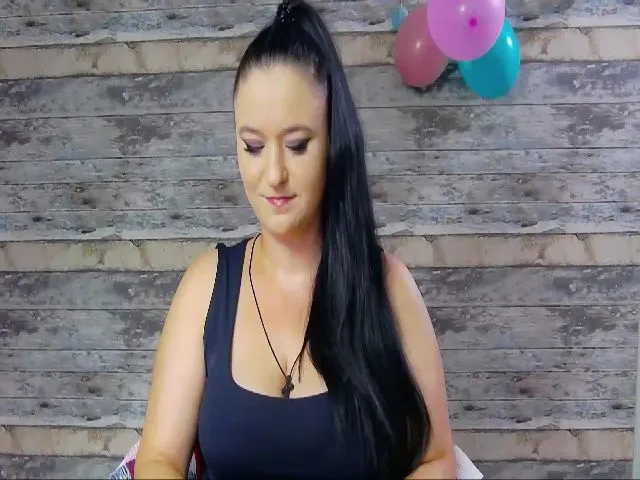 Live sex webcam photo for SensualCrissa #254713212