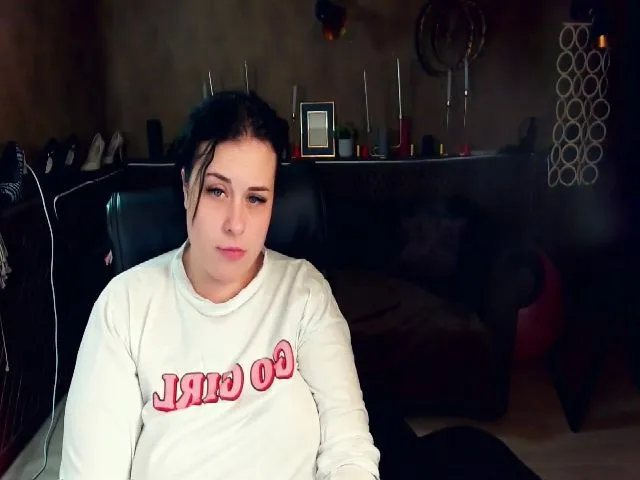 Live sex webcam photo for SerahMirabeli #257748464