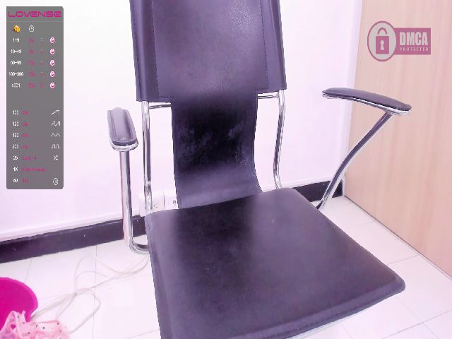 Live sex webcam photo for Anna_stars #253113696