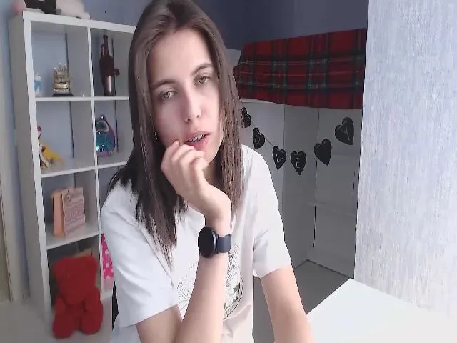 Live sex webcam photo for YourrAngell #259188575