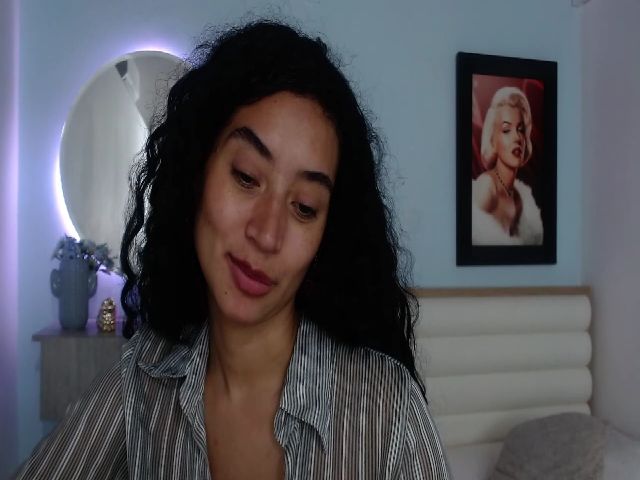 Live sex webcam photo for Jade_lee88 #261453733