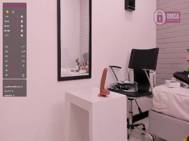 Live sex webcam photo for Anna_stars #255972791